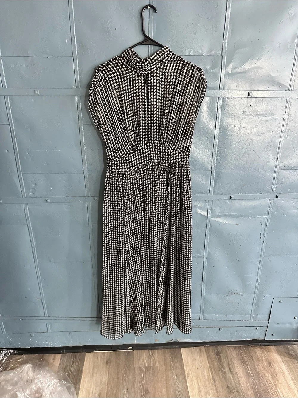 Kate spade size 4 Sheer Houndstooth Midi Dress - Black & White